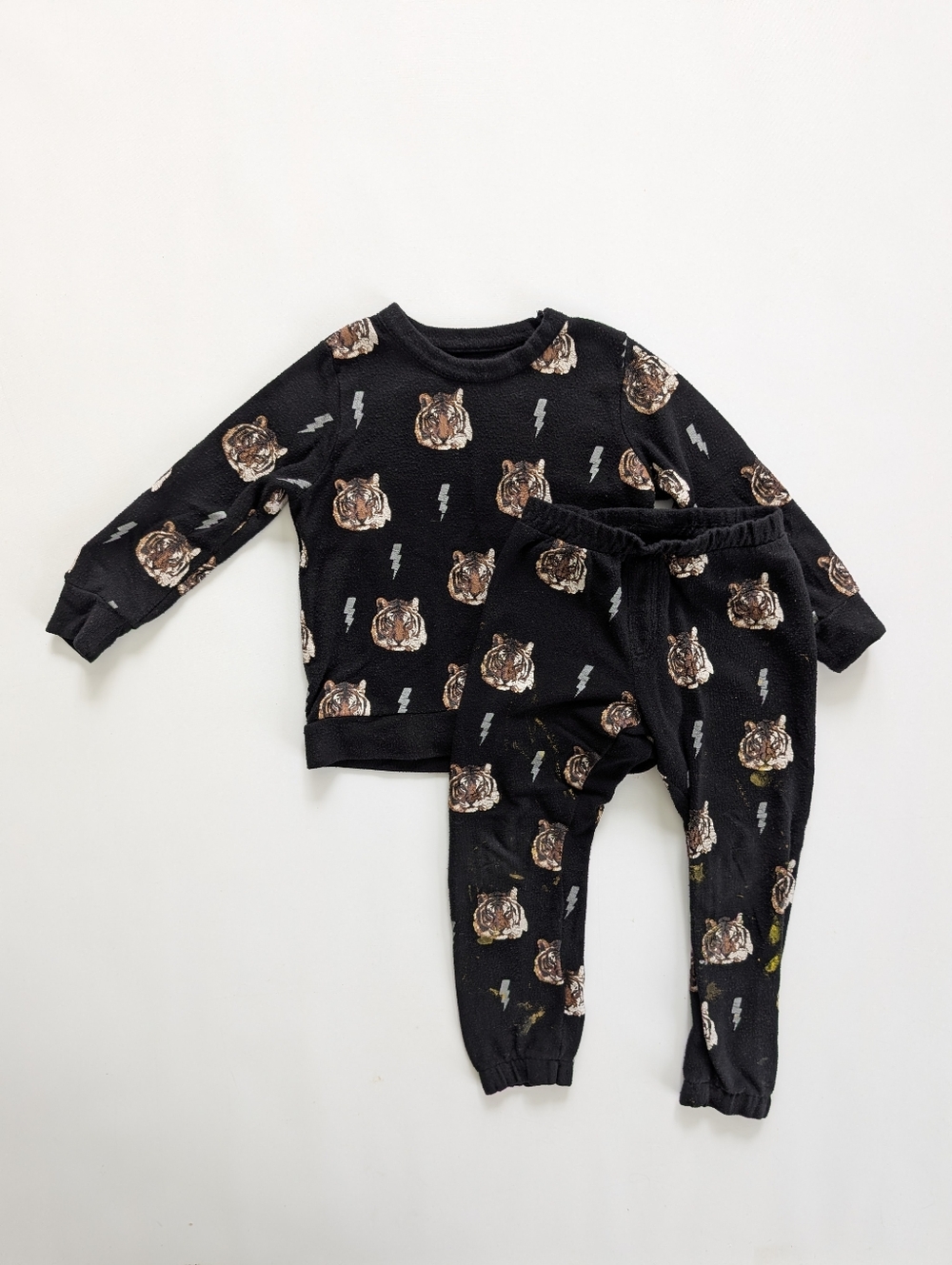 CHASER Boys' Tiger Lightning Sweatsuit- Little Kid